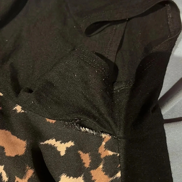 Vince camuto black leopard print panel Tunic blouse Sz L - Picture 8 of 11